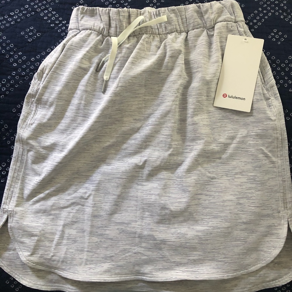SOLDNWT lulu on the fly skirt